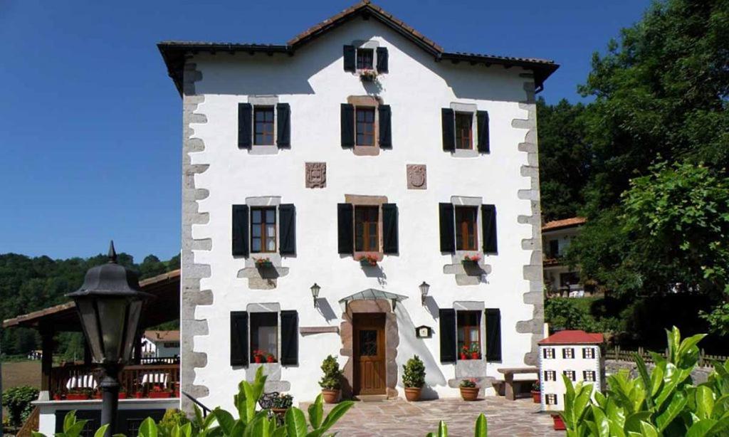Hotel Rural Irigoienea Urdax Экстерьер фото