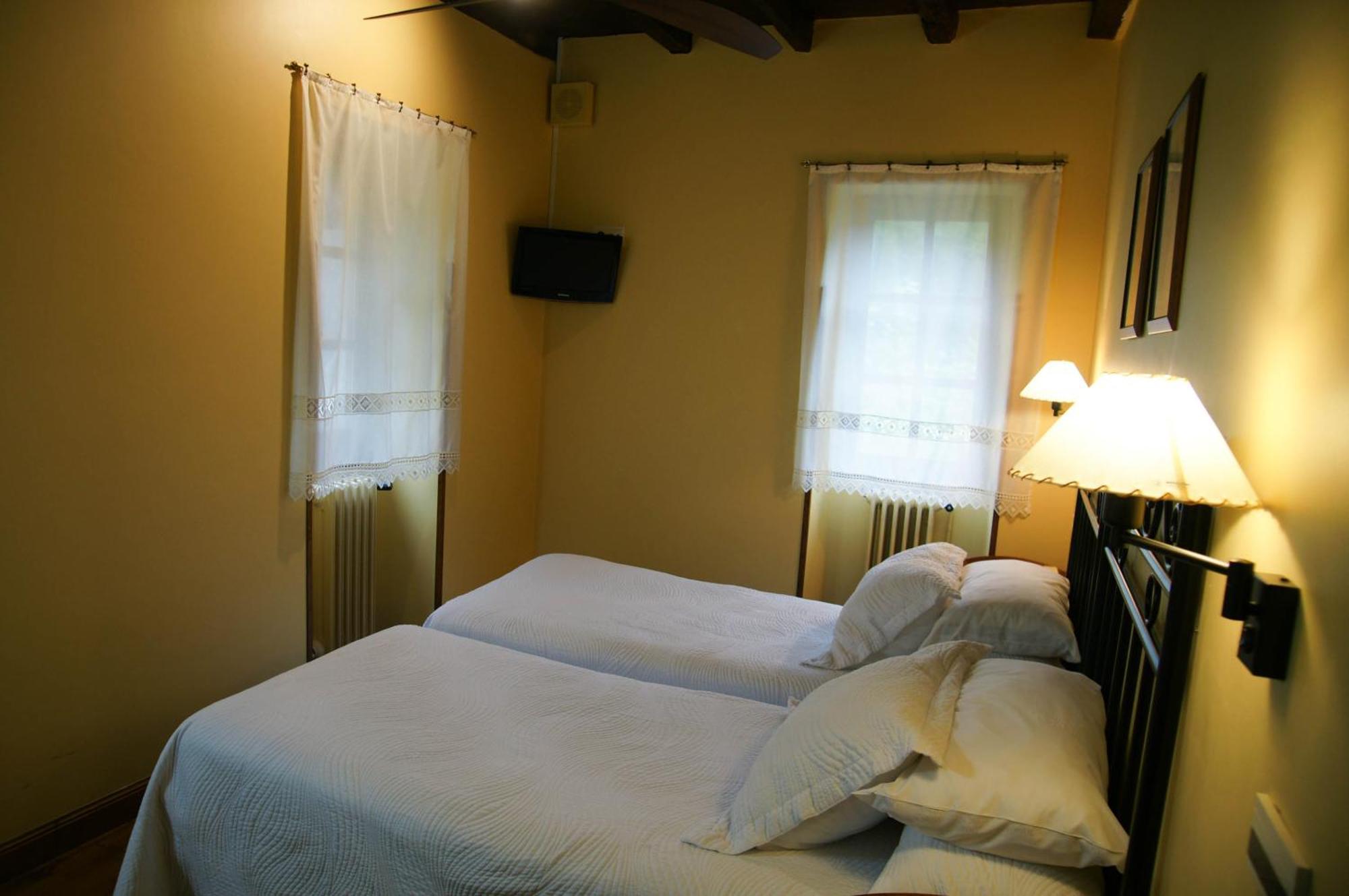 Hotel Rural Irigoienea Urdax Номер фото